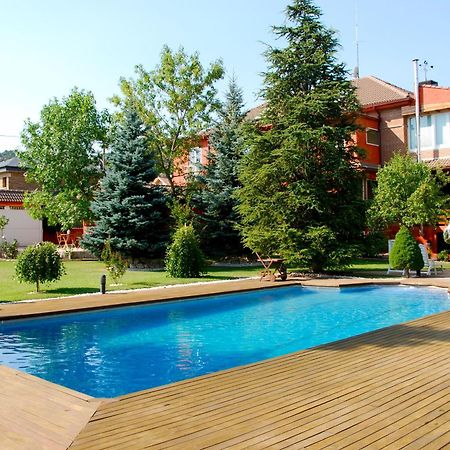 B&B Concha Becerril de la Sierra Bagian luar foto