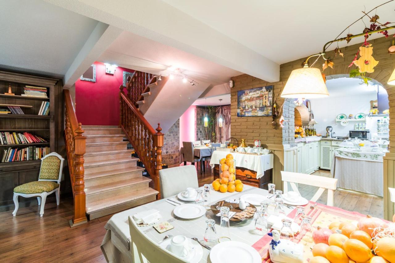 B&B Concha Becerril de la Sierra Bagian luar foto
