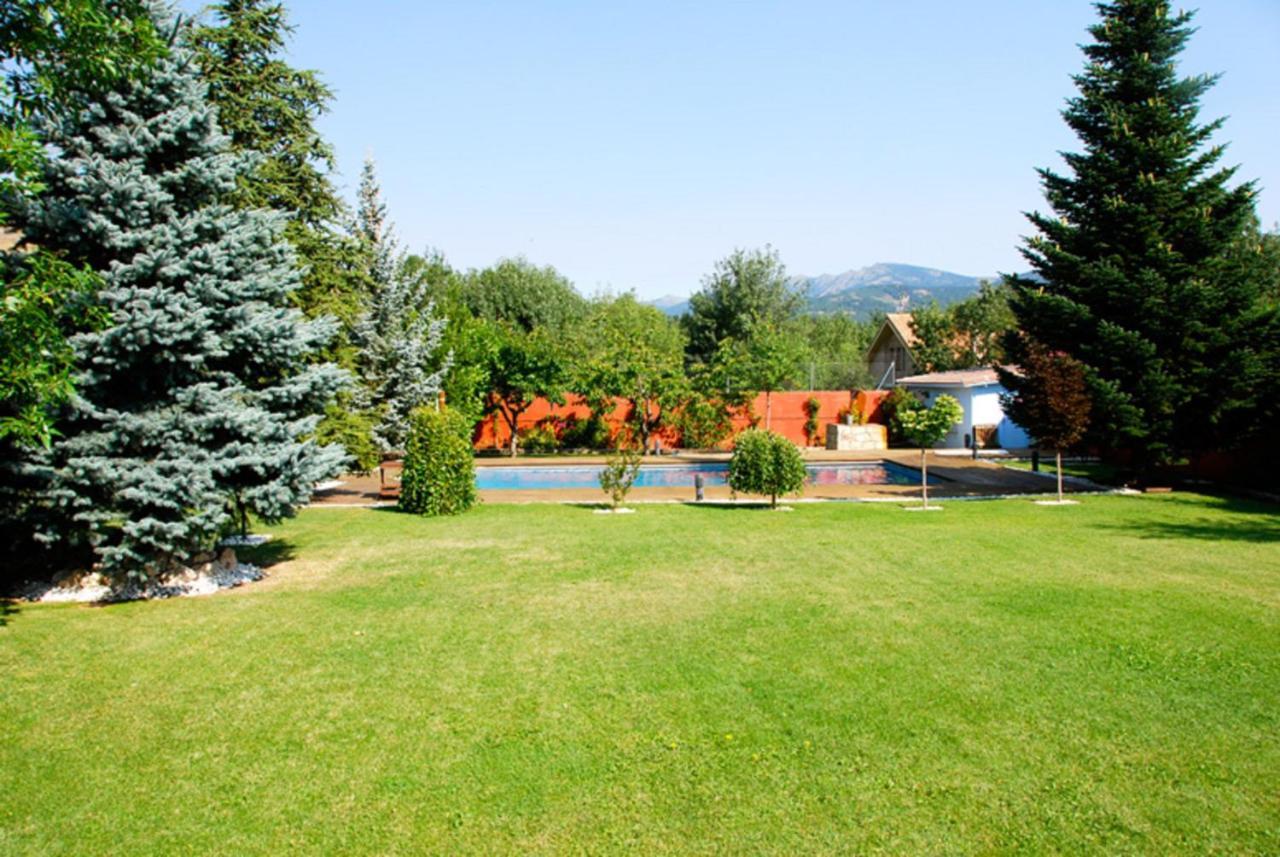 B&B Concha Becerril de la Sierra Bagian luar foto