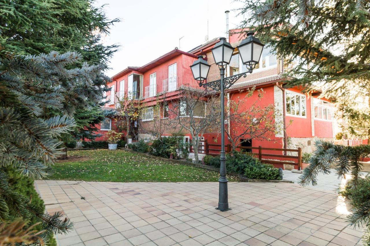 B&B Concha Becerril de la Sierra Bagian luar foto