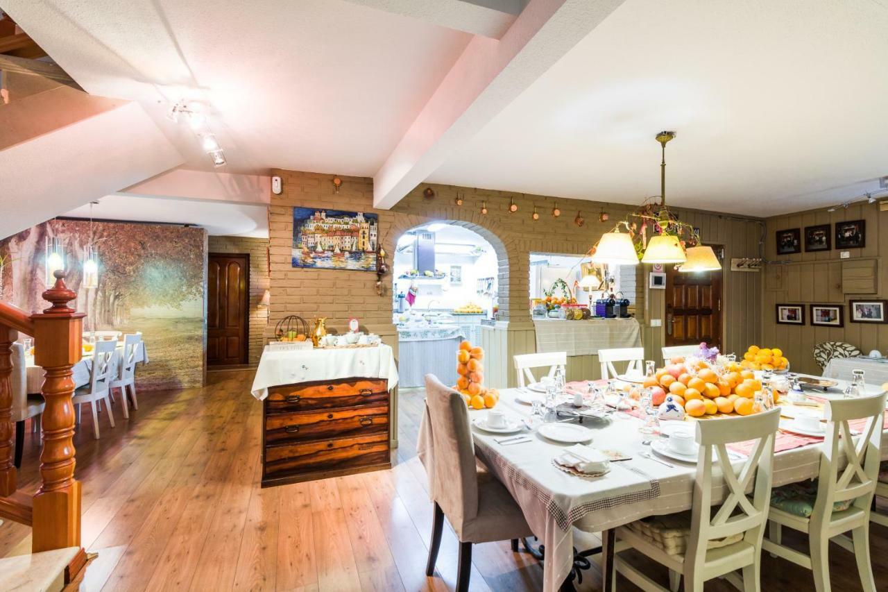 B&B Concha Becerril de la Sierra Bagian luar foto