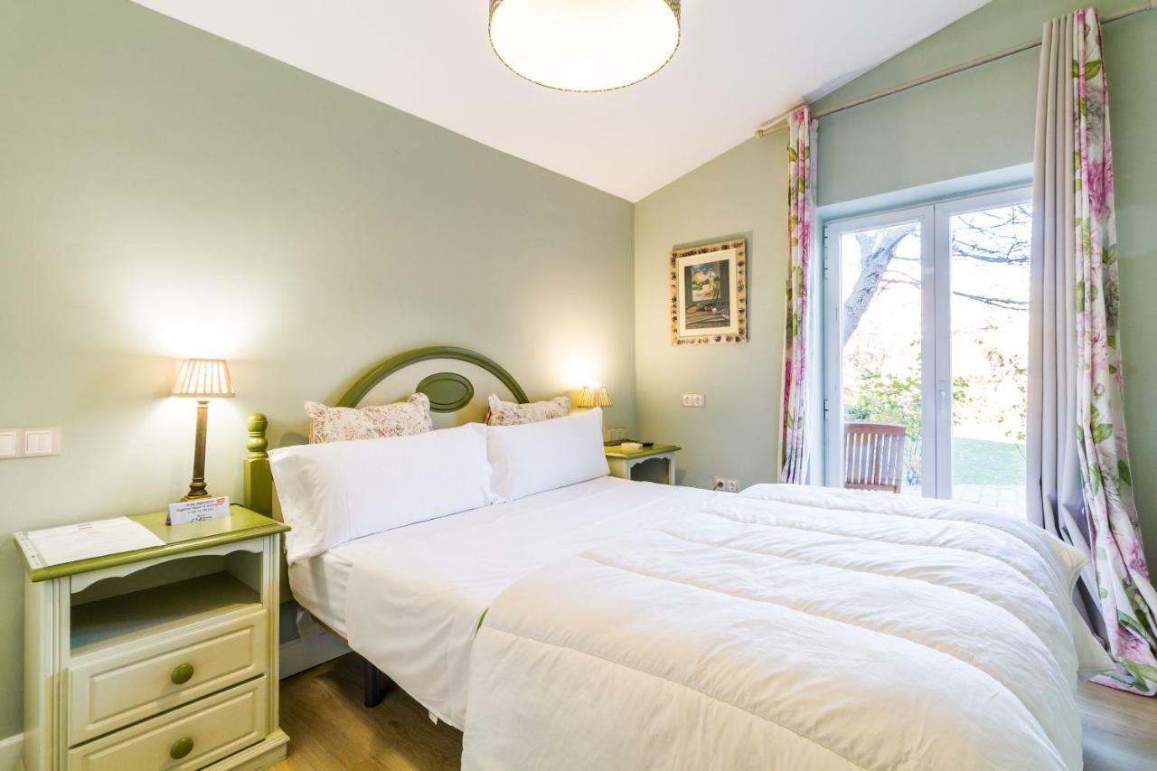 B&B Concha Becerril de la Sierra Bagian luar foto